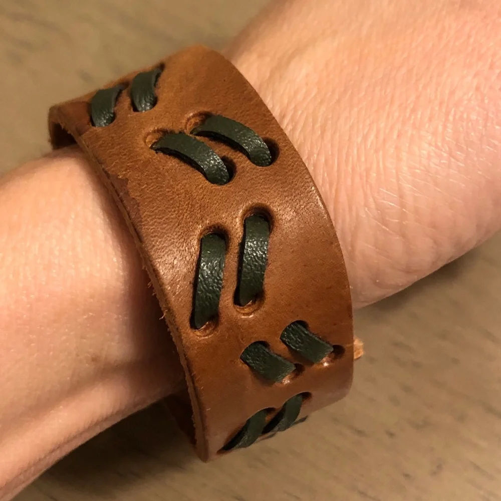 Men’s Jewelry - Brown Leather Bracelet with Black Accents