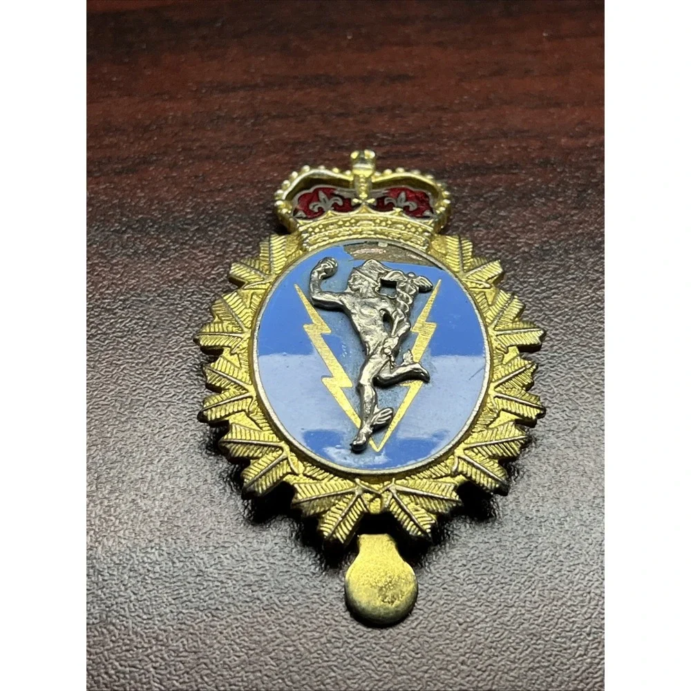 Canadian Forces Signals Communications Branch Cap Badge‎