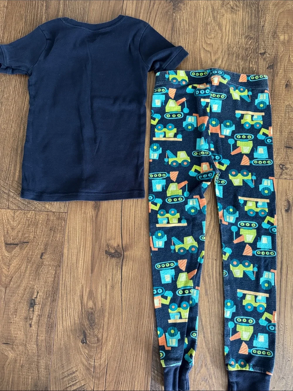 Carters set includes dino