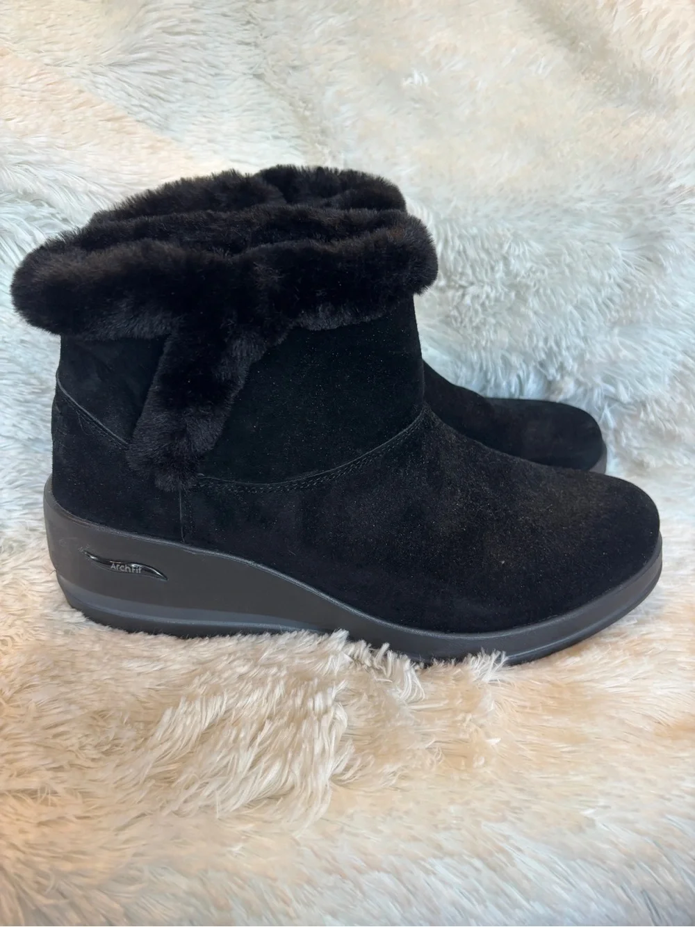 Skechers Arch Fit Black Suede Faux Fur Wedge Ankle Boots Women's 11