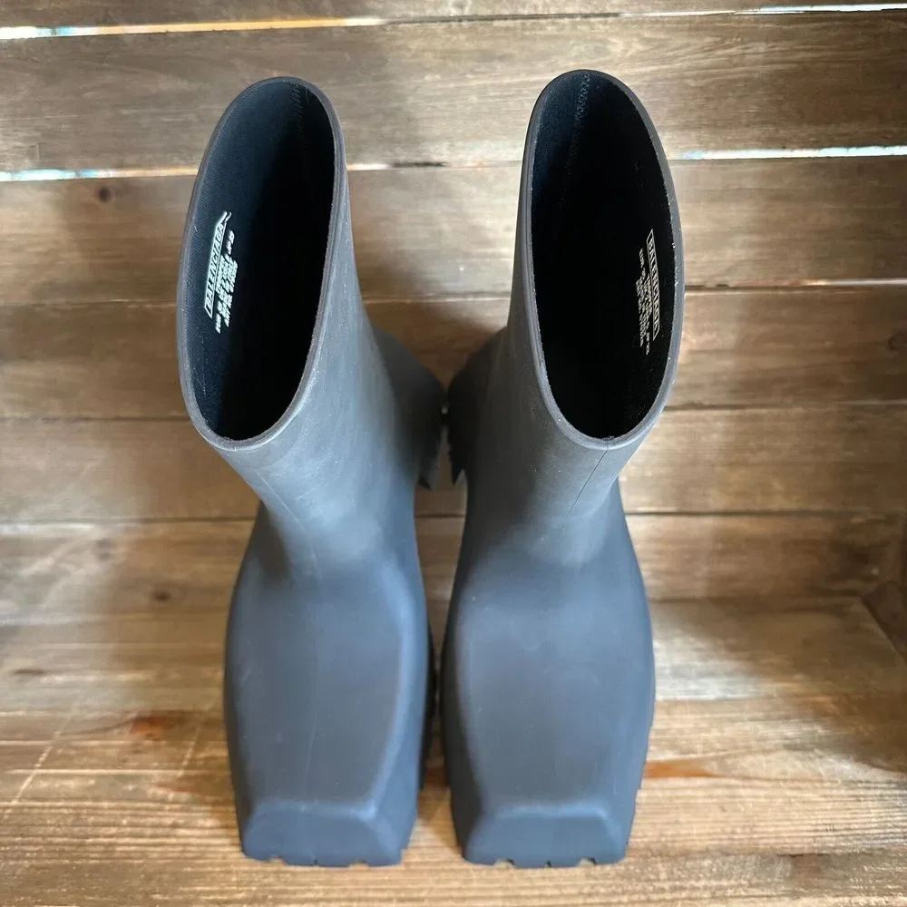 New Womens Balenciaga Trooper Black Rubber Waterproof Ankle Boots Size 35‎ US 5