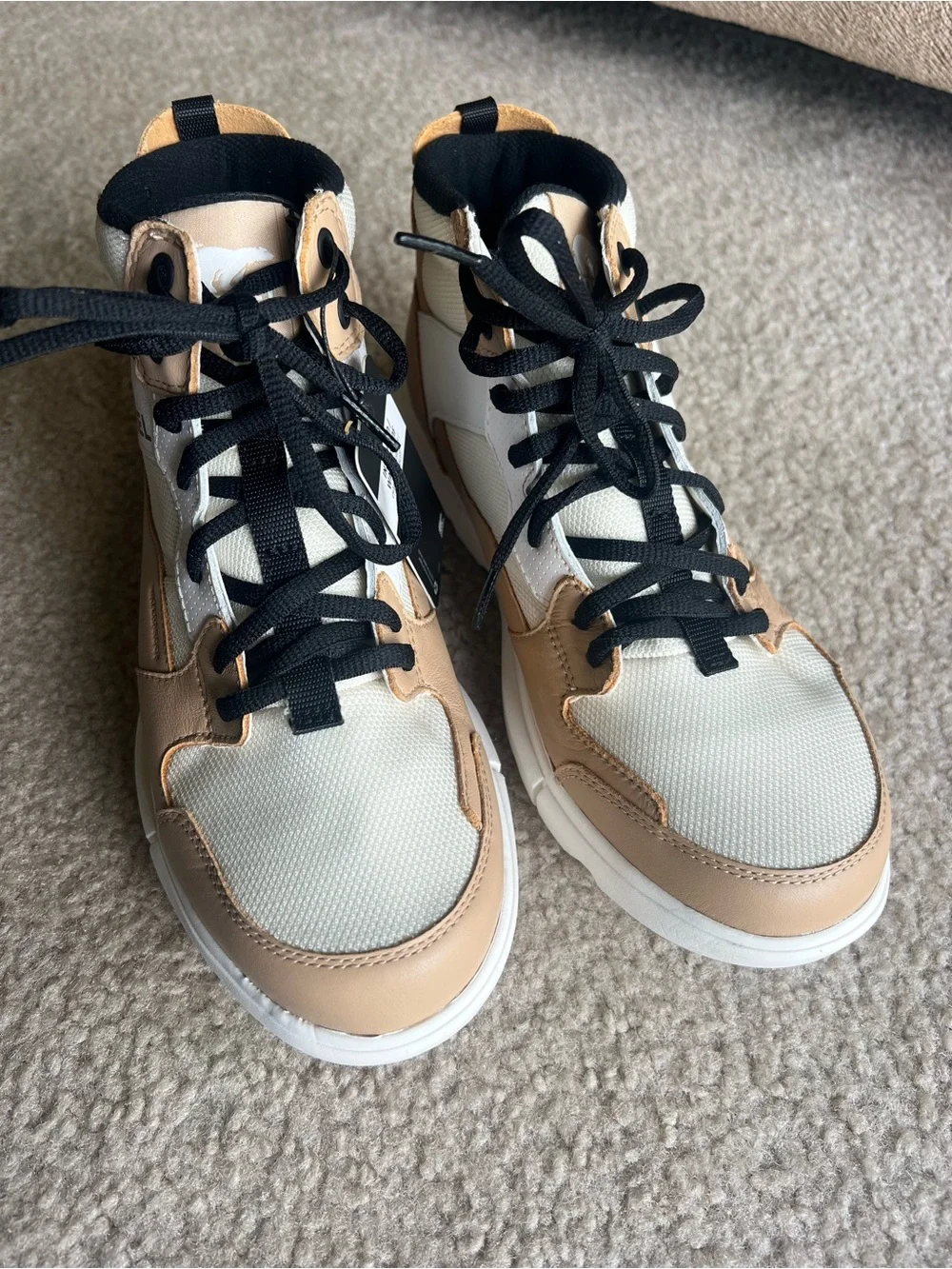 Sorel top women’s tags
