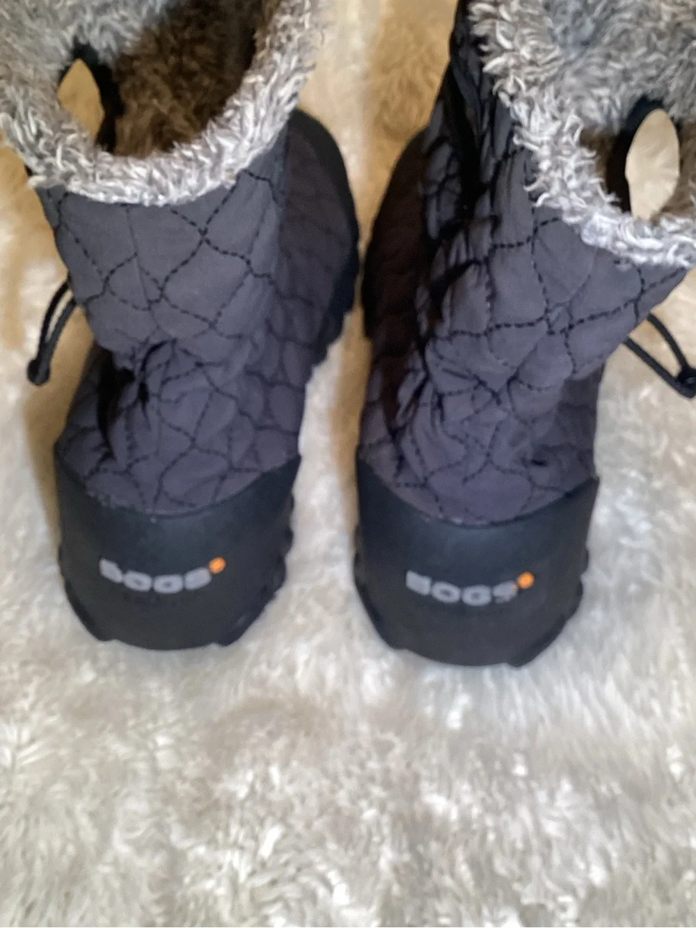 BOGS Women's Quilted Ankle Winter Boots in Charcoal Gray size 8