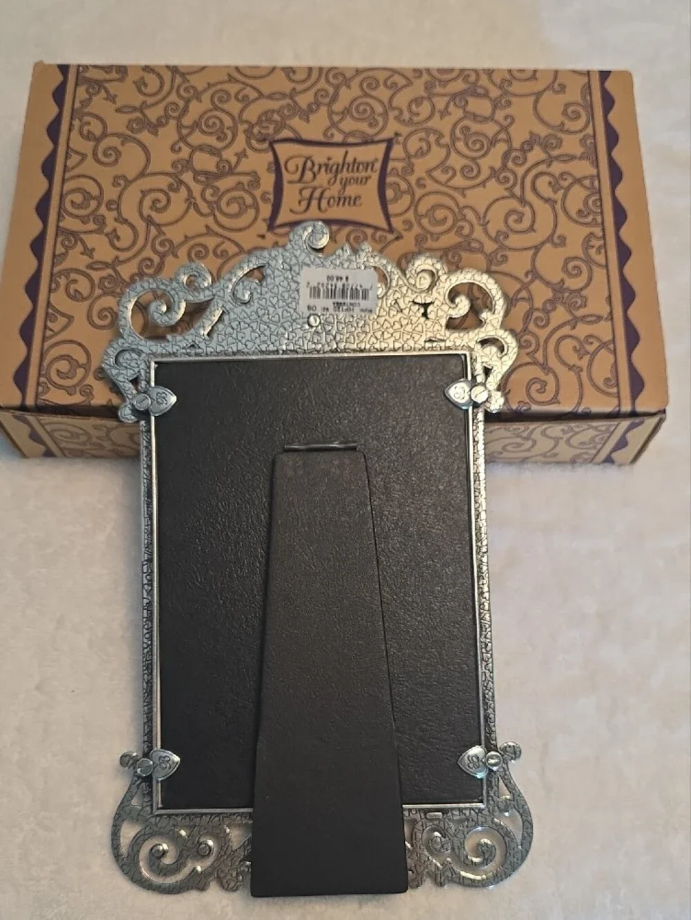 Brighton design easel scroll