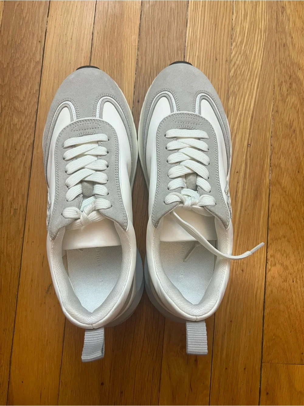 Tory Burch Good Luck Trainer Sneakers T Monogram In White And Gray Size: 9