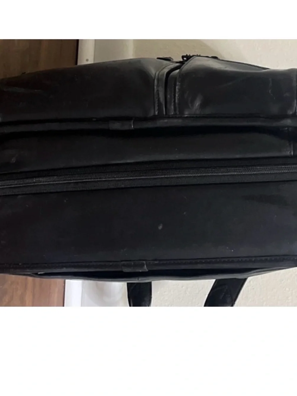 TUMI Alpha Leather Expandable Organizer Laptop Bag Solid Black 96141DH