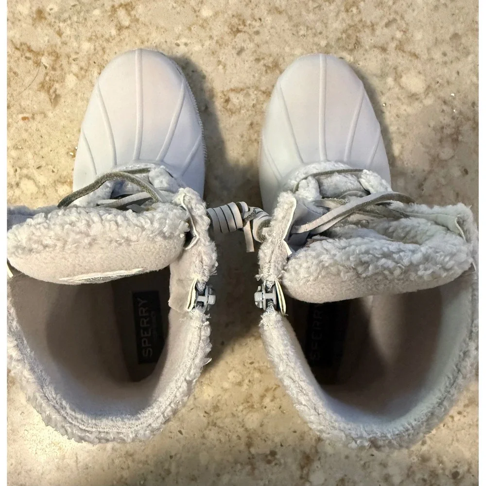 Sperry rainy tied off