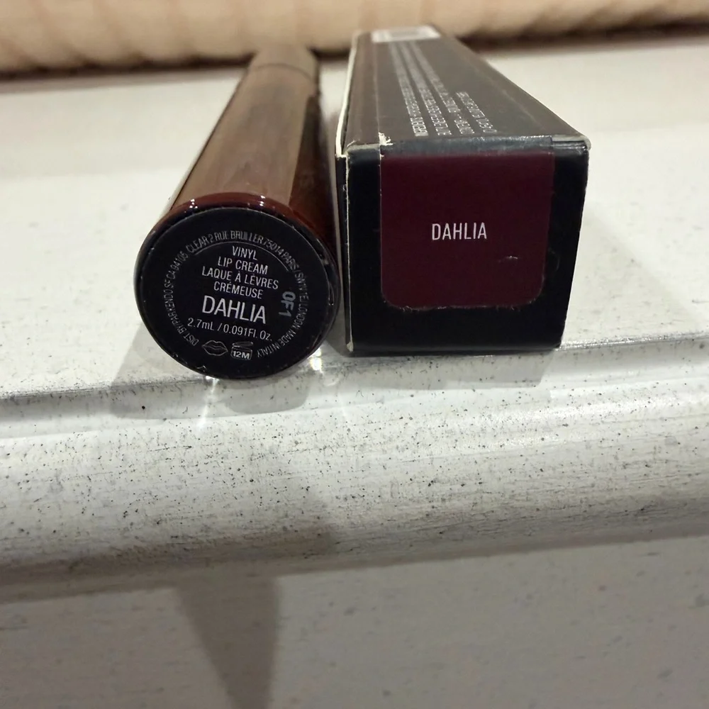 Kat Von D discover rich