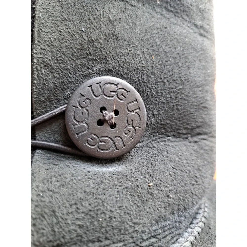 UGG Women's Black Suede Leather Shearing Lining Mid-calf Boots 9.5-10 Buttons