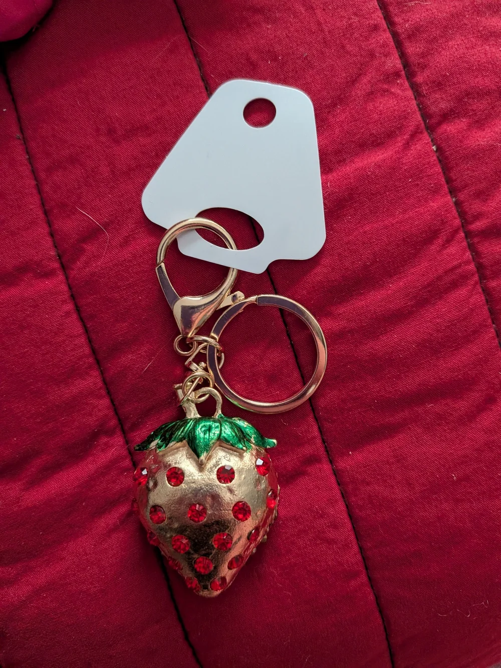 Fashion Jewelry Red Crystal Strawberry Key Ring with Gold Hardware