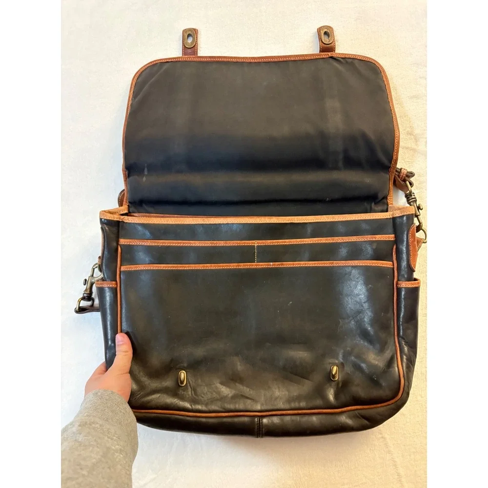 Tusting leather messenger
