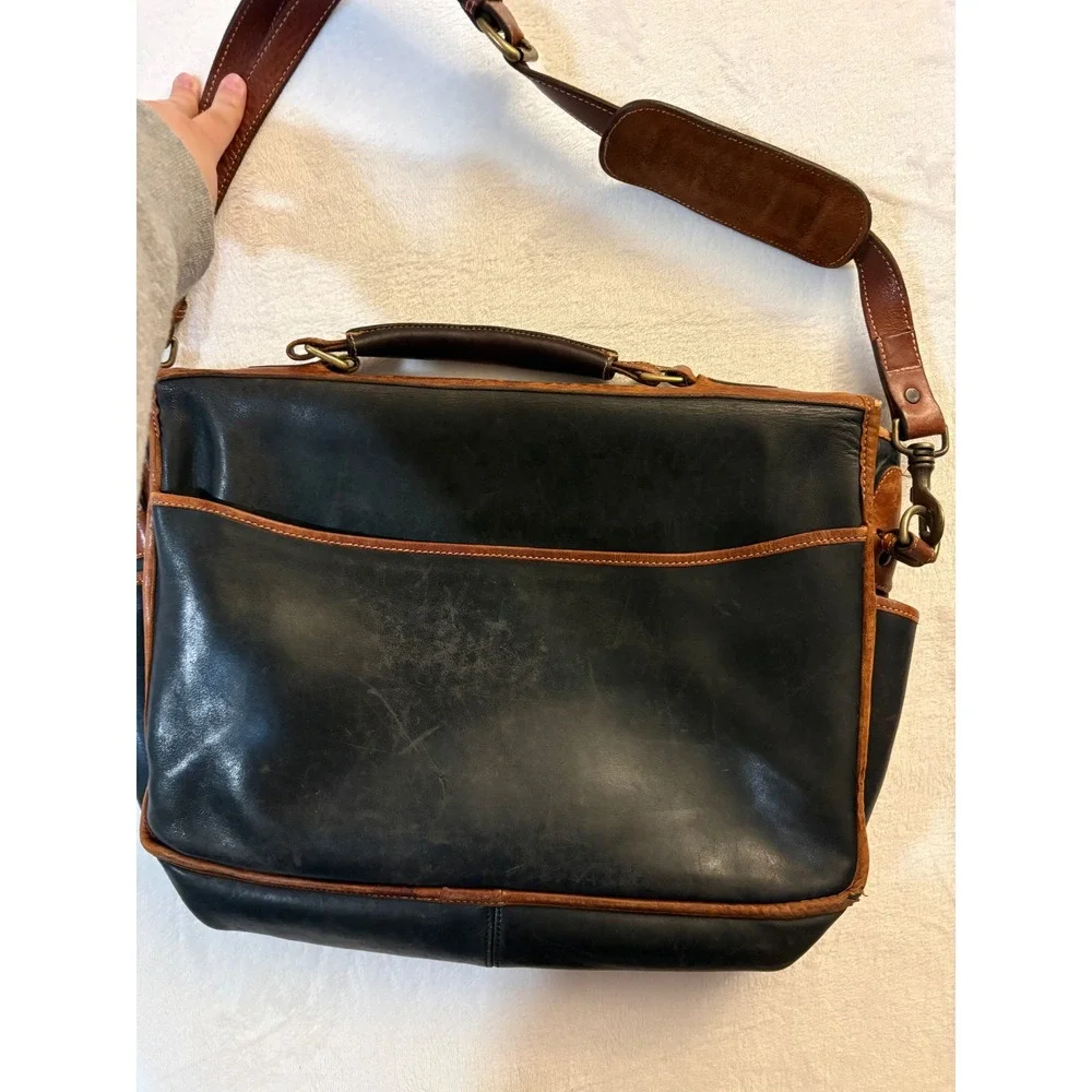 Tusting leather messenger
