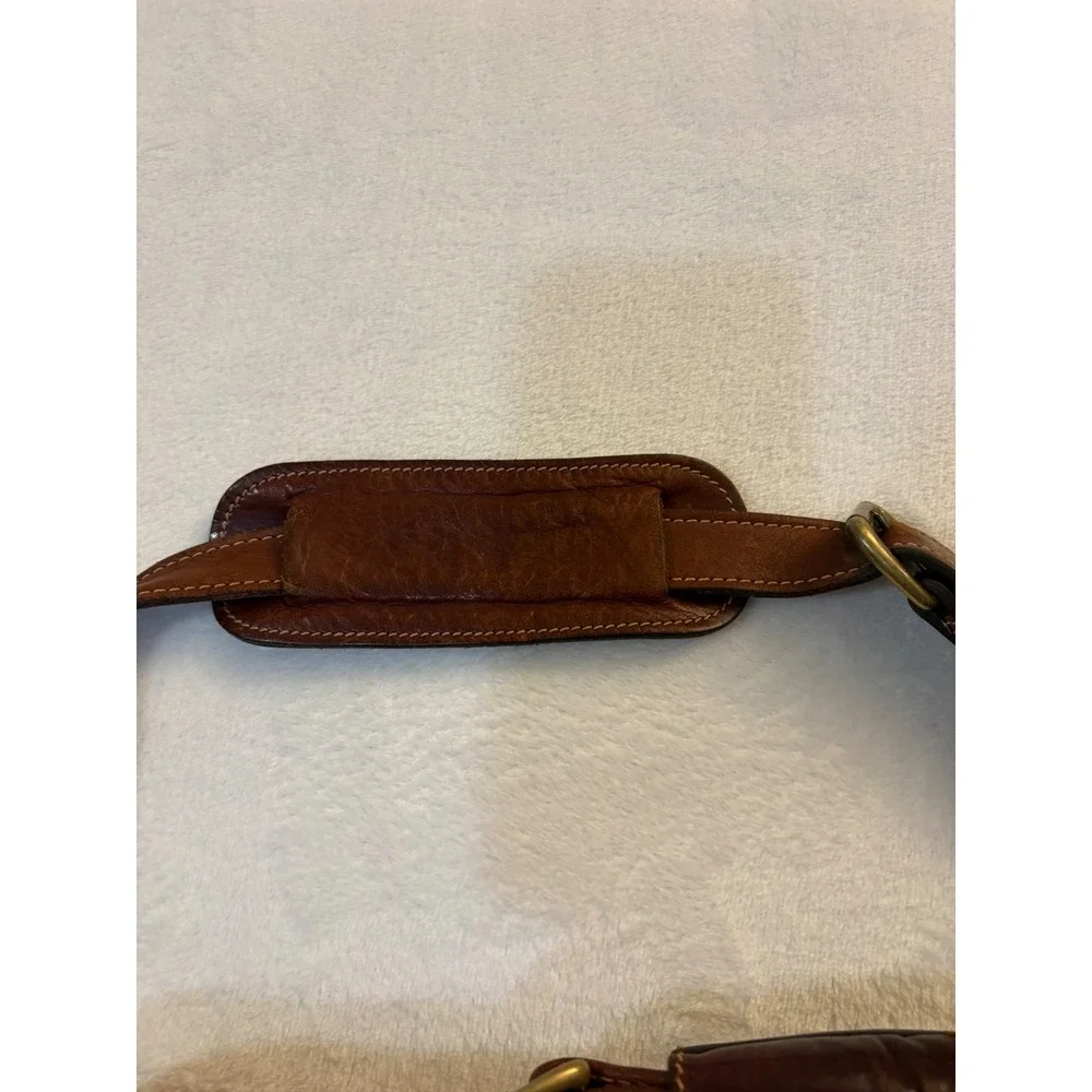 Tusting leather messenger