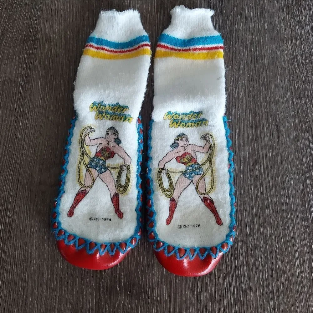 Vintage Collectible 1978 Wonder Woman Slipper /  Shoes- DC Comics Marvel