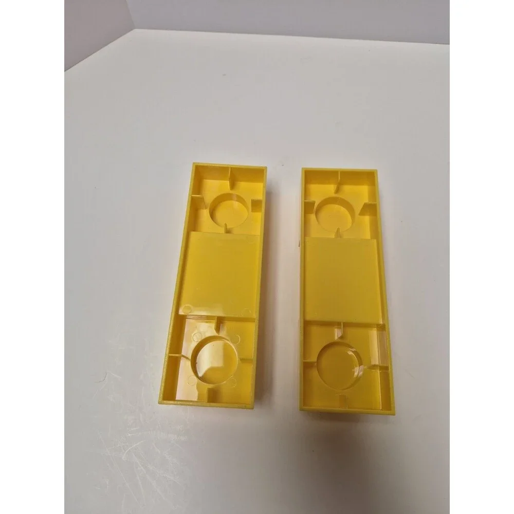 Lego 2pc yellow
