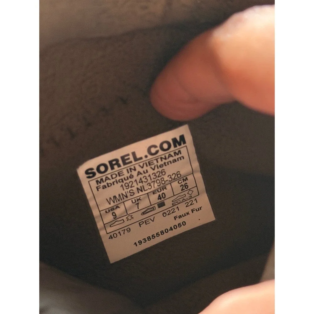 SOREL Out N About Plus Mid Sage Green Camo Waterproof Suede Boot Size 9