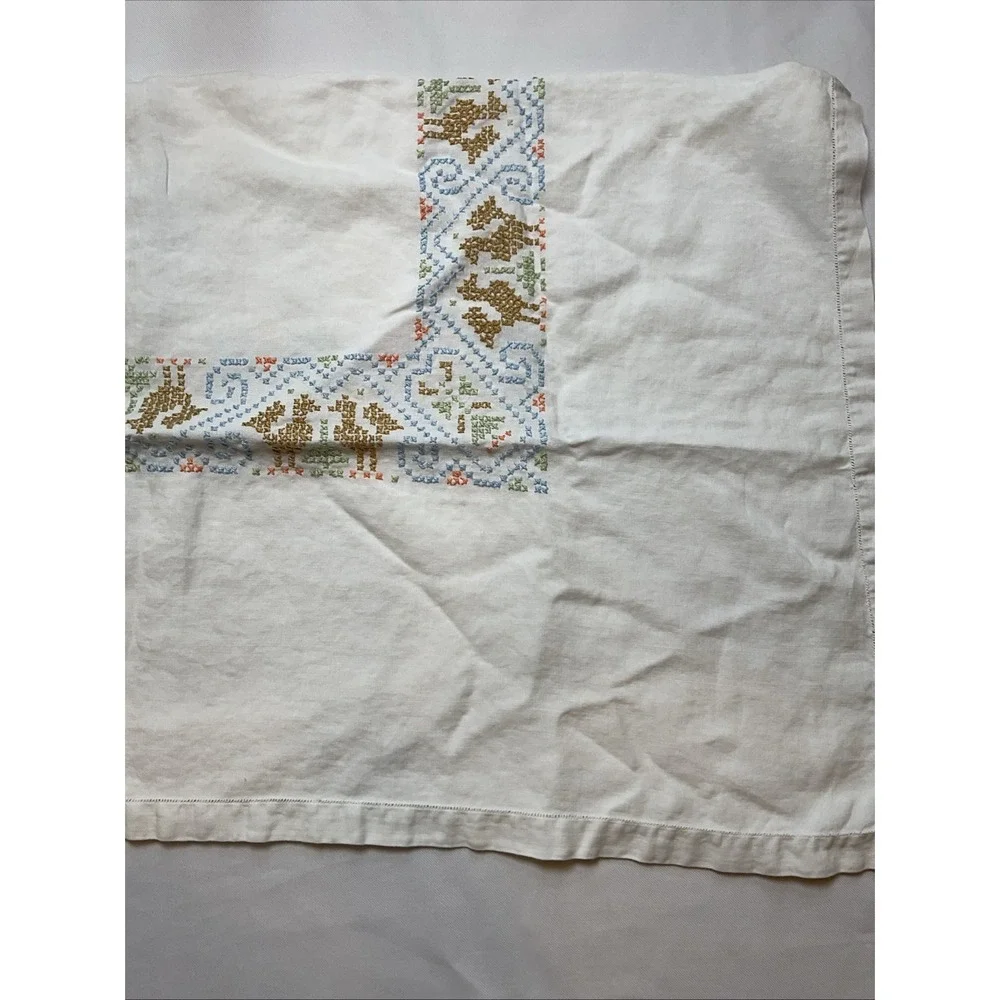 Vintage Linen Embroidered Roosters Tablecloth 39 X 40