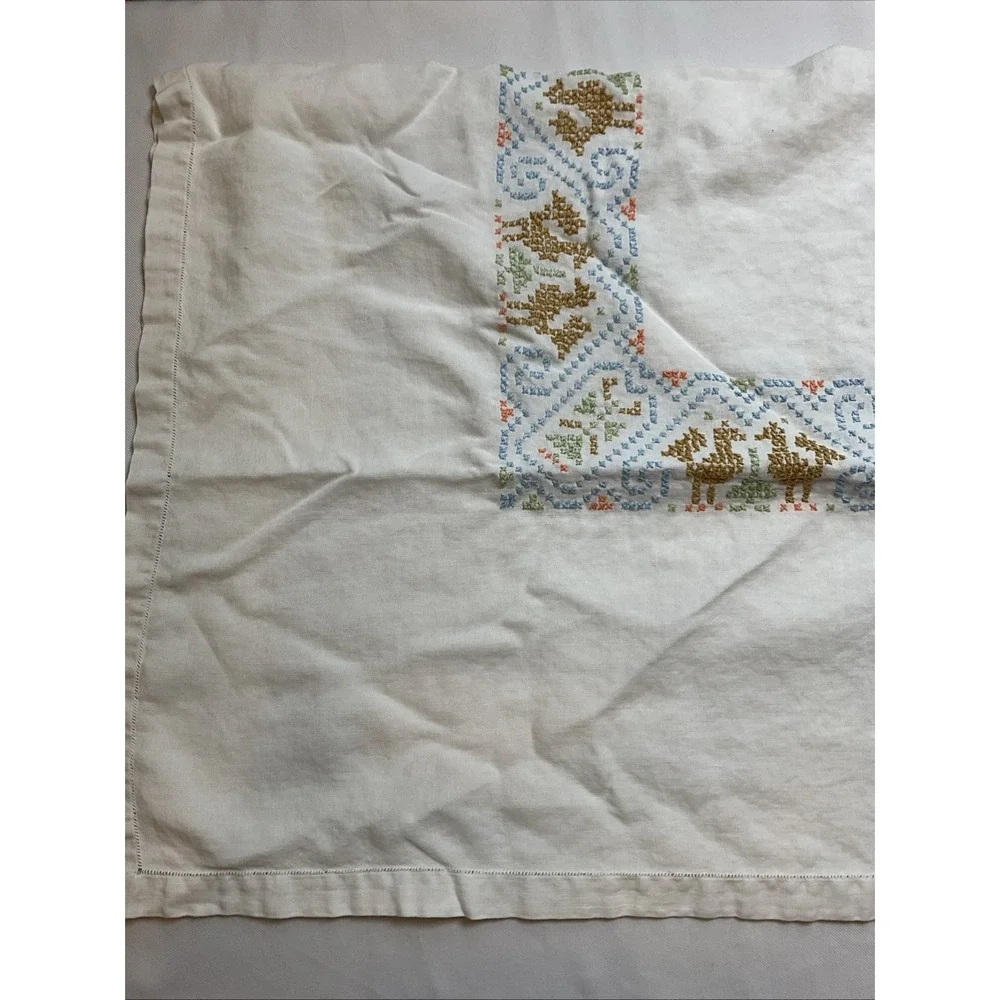 Vintage Linen Embroidered Roosters Tablecloth 39 X 40