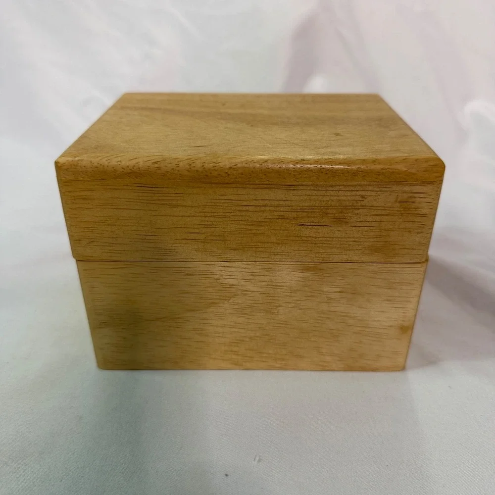 Vintage Natural Wood Keepsake Box Small Hinged Storage Chest Made in Taiwan ROC