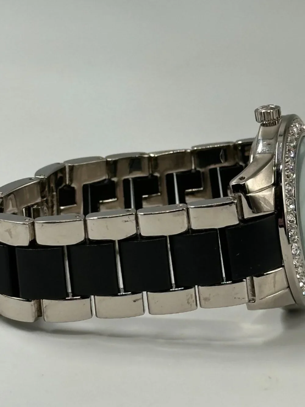 Isaac Mizarhi Live Watch Women Silver Tone Black Crystal Bezel New Battery 6.75