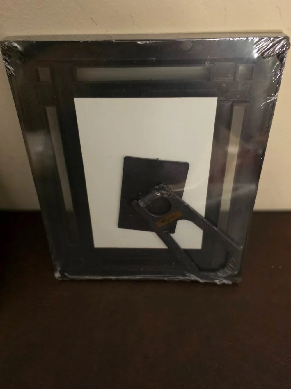 Gift Co. Inc. black open