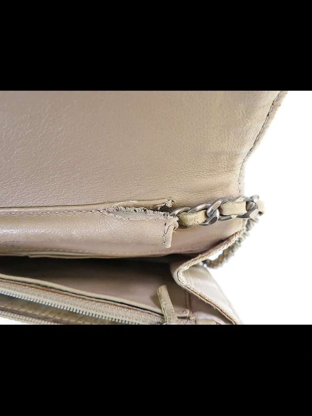 CHANEL crossbody quilted
