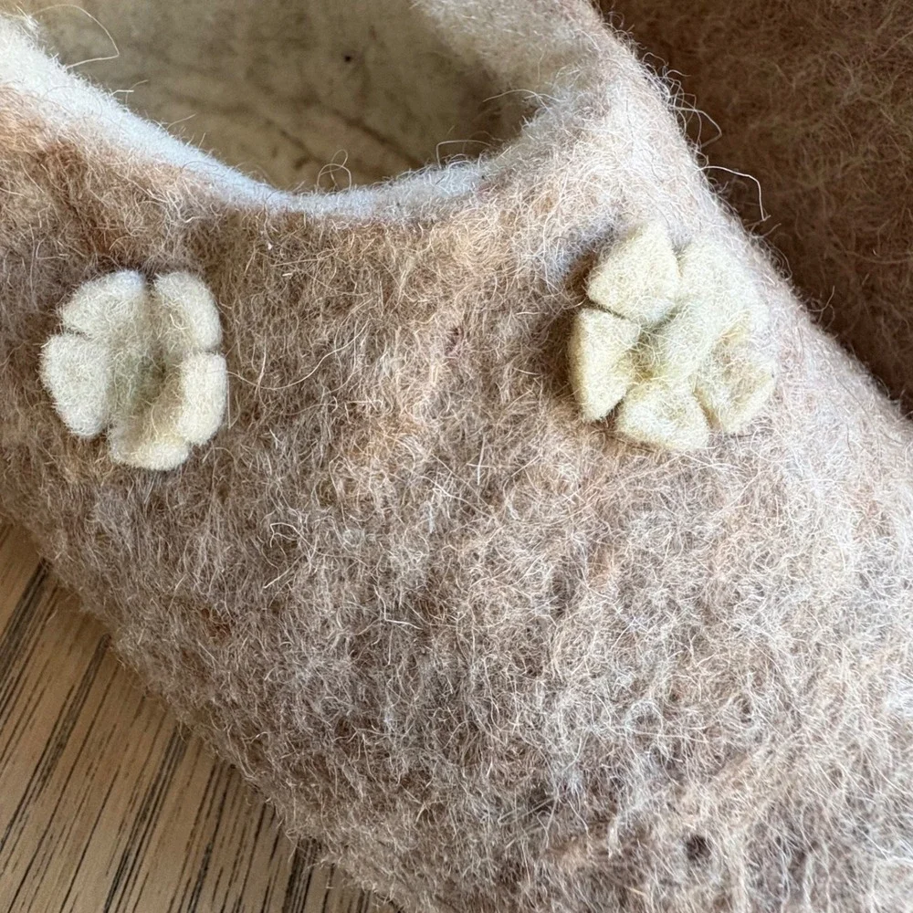 SATCH&SOL Handmade Artisan Wool Felt Mary Jane Slippers Kid Sz 13 Foral Mongolia