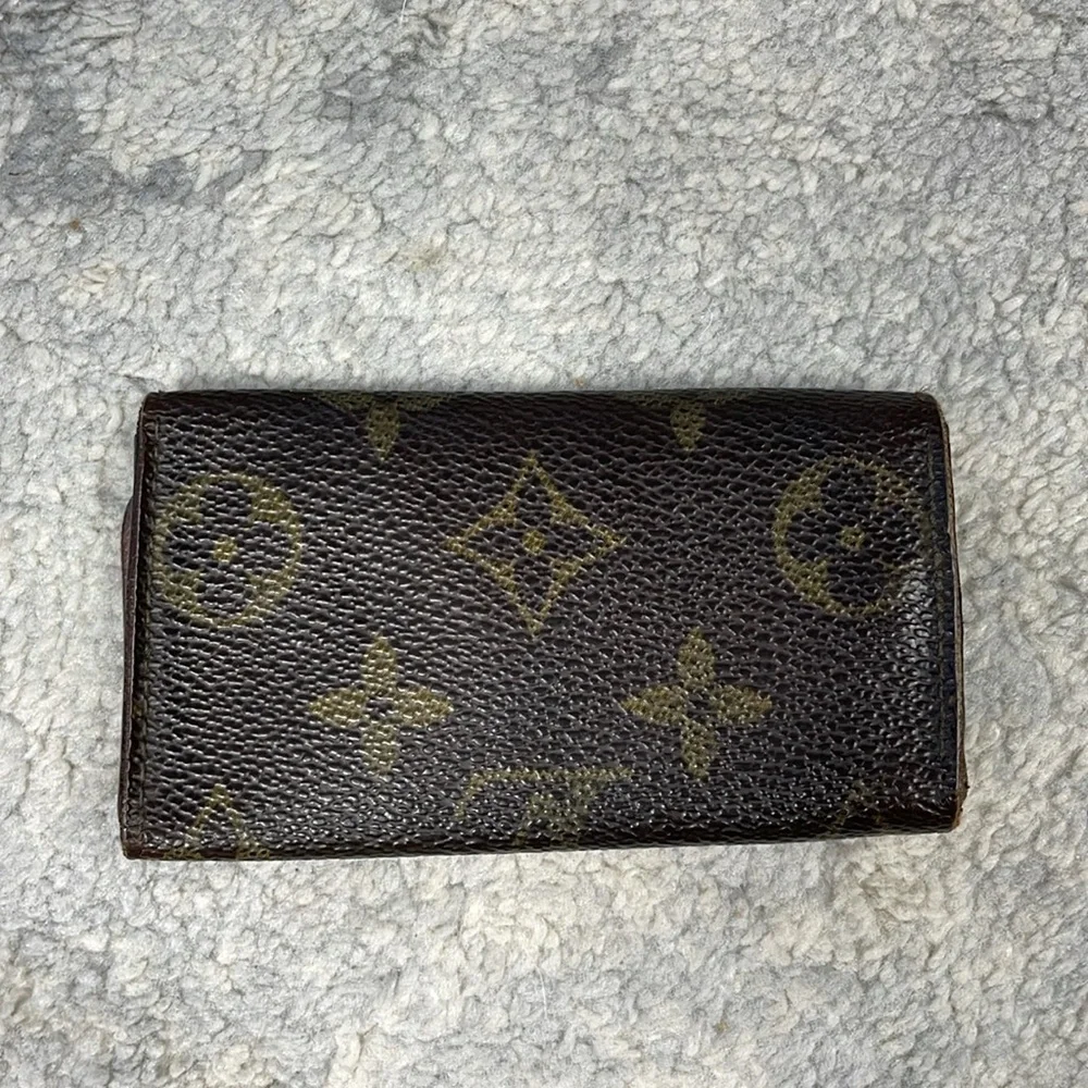 Louis Vuitton Monogram Key Case Holder 4 Key