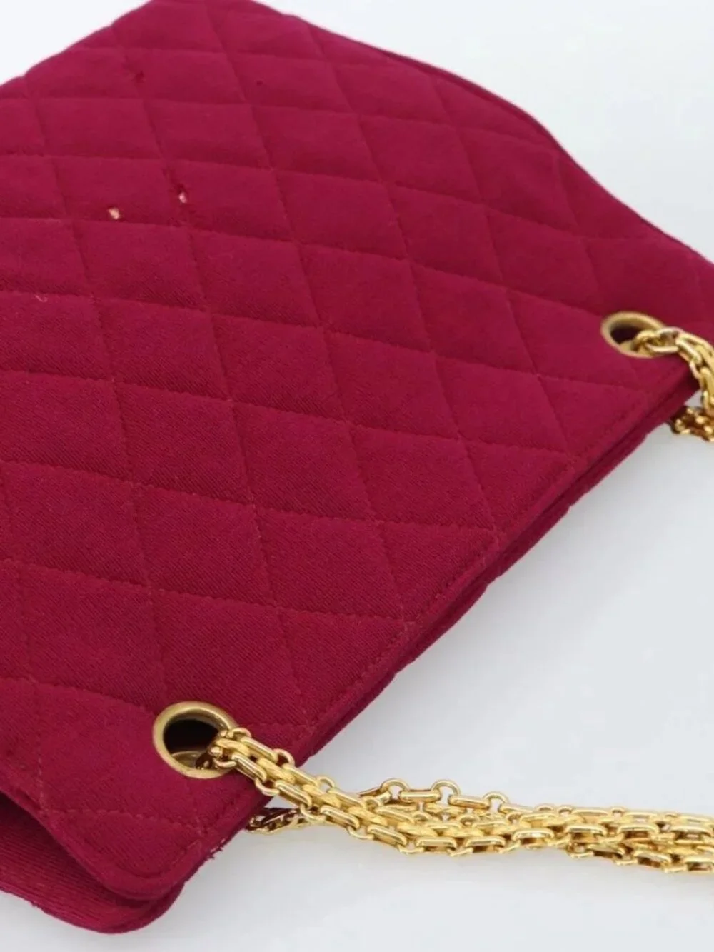 CHANEL brand	chanel color	wine