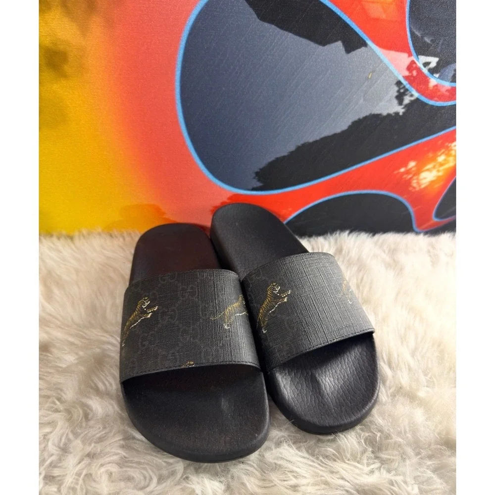 Gucci GG Supreme Tiger Print‎ Slides Mens Black Grey Monogram Sandals 407345
