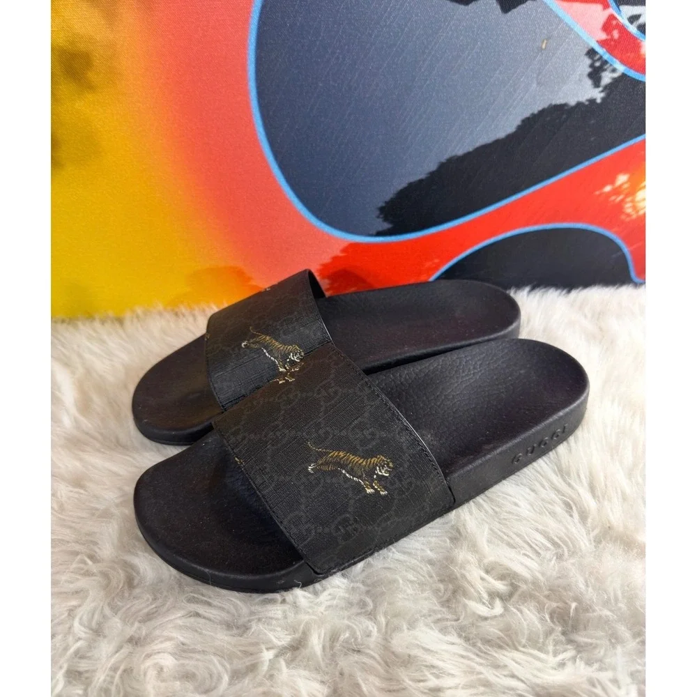 Gucci GG Supreme Tiger Print‎ Slides Mens Black Grey Monogram Sandals 407345