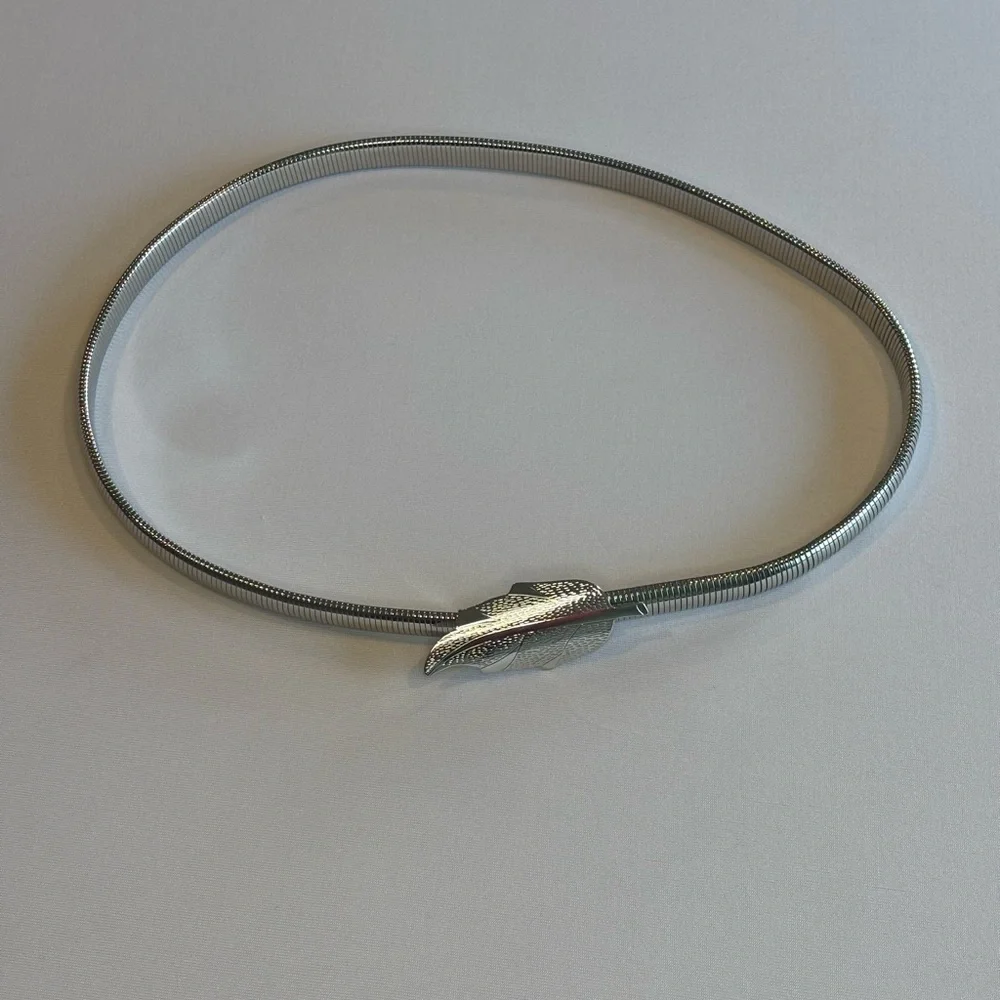 SILVER‎ LEAF BUCKLE Elastic Stretch Waist Belt; Excellent Condition