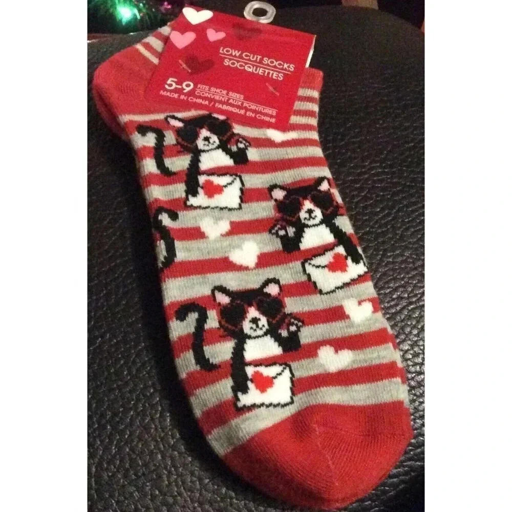 NWT Black Cat Kitten Valentines‎ Heart Low Cut Socks Womens Size 5-9