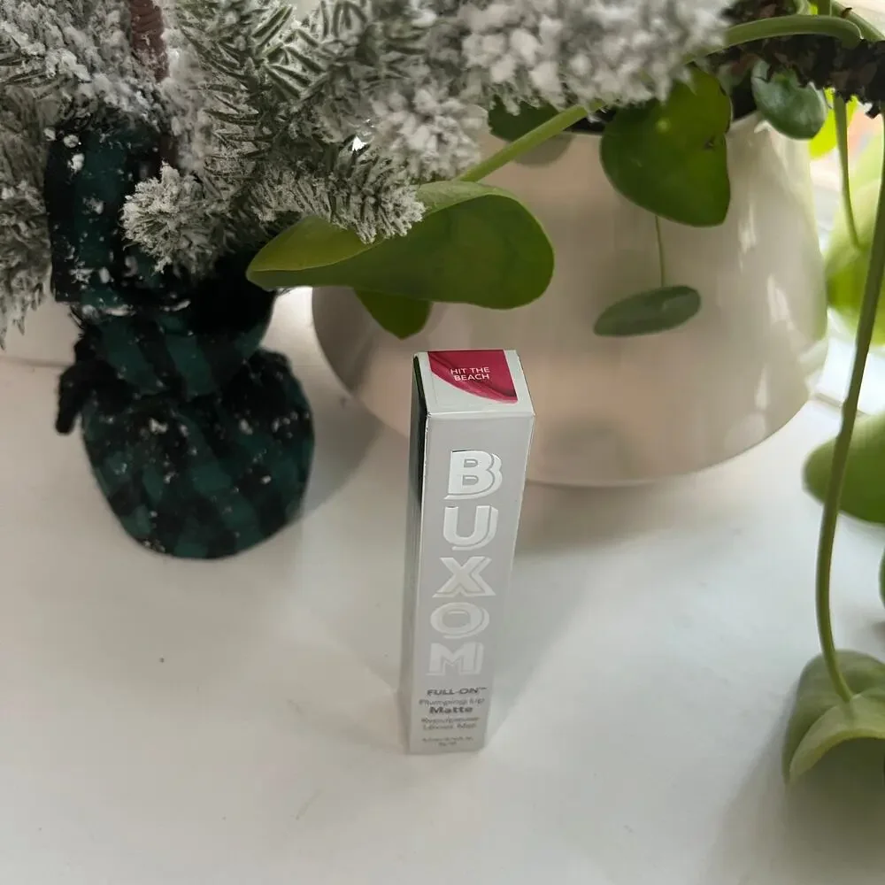 NEW Buxom Full On Plumping Matte Lip Creme in Hit the Beach Pink