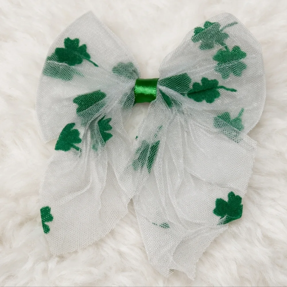 Lucky Veil Aura Bow