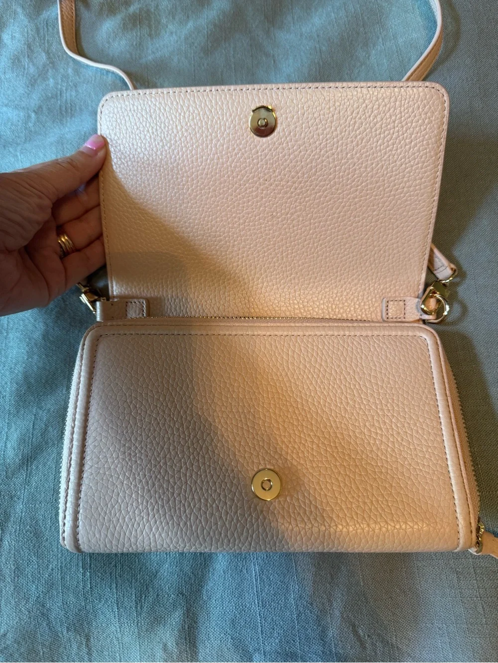 Tory Burch compact pebbled