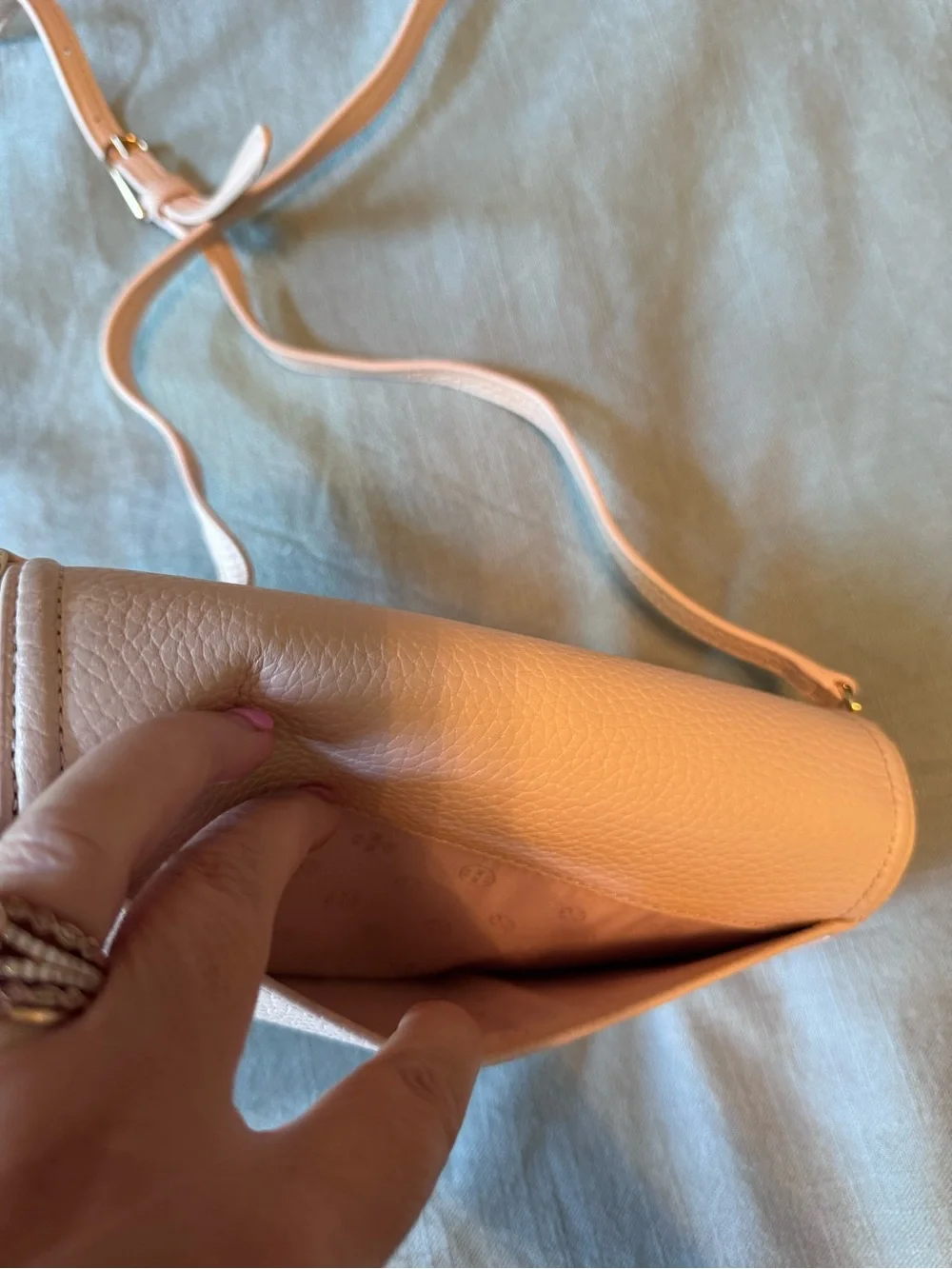 Tory Burch compact pebbled