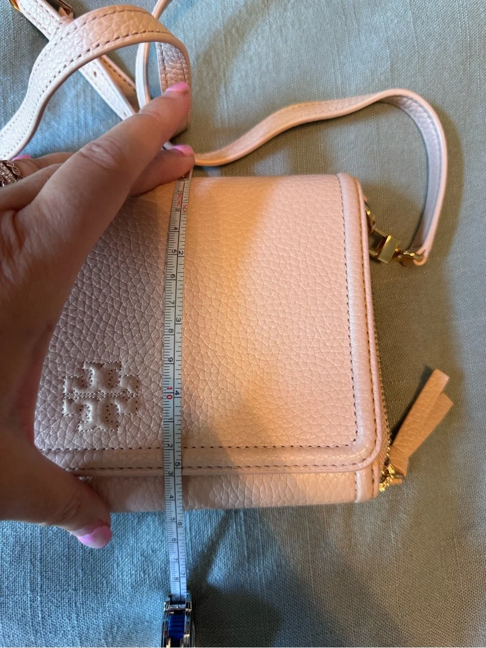 Tory Burch compact pebbled