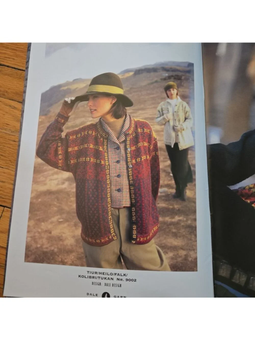Dale Garn Design Knitting Book Number 90 Dale of Norway Sweater patterns
