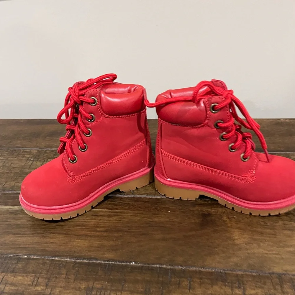 ✨✨Working Class Us Kids Red Boots✨✨