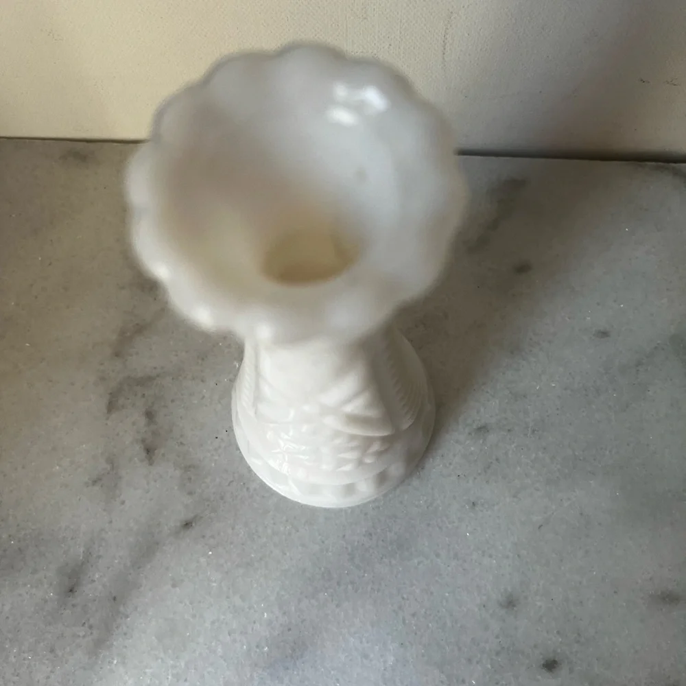 Anchor Hocking features opaque