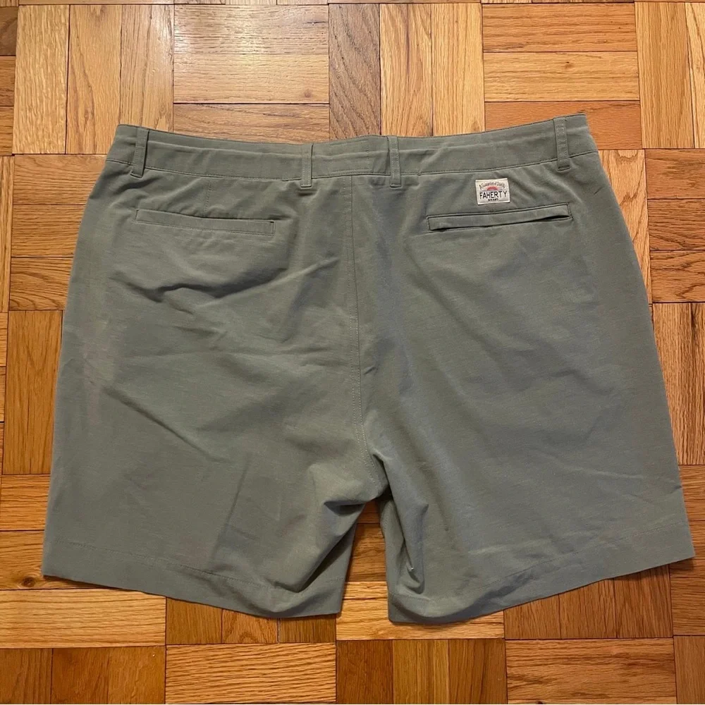 Faherty stylish olive