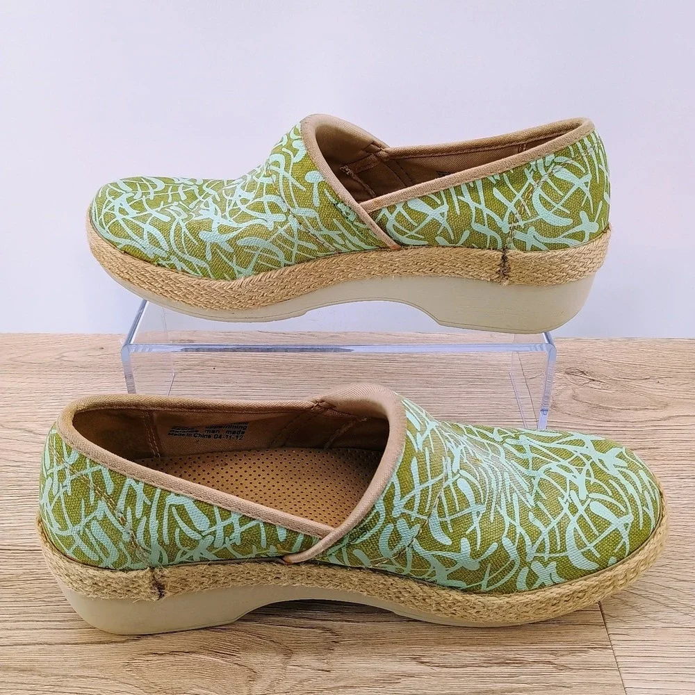 Dansko brand model