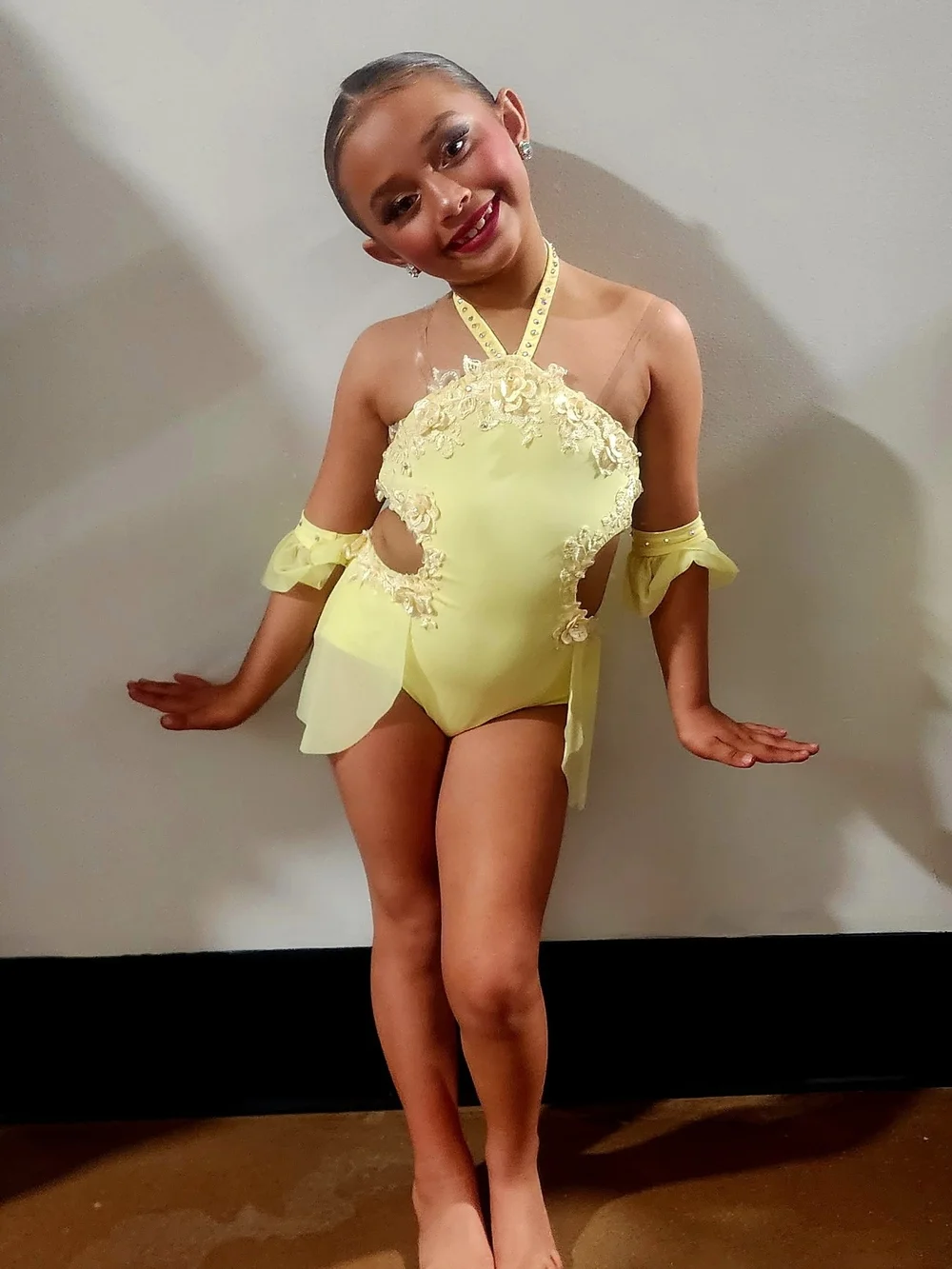 N/A elegant yellow