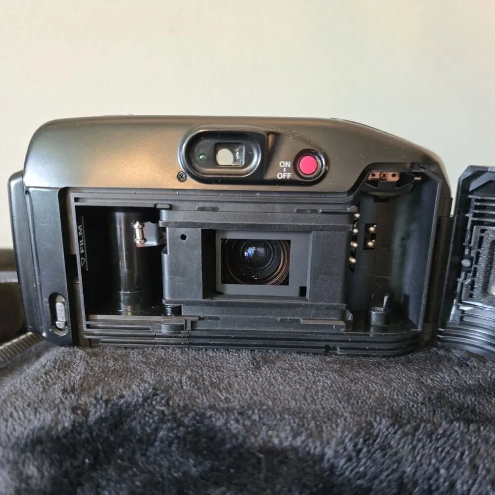 Canon Autoboy AIAF ZOOM Point & Shot Compact Film Camera From JAPAN With Case