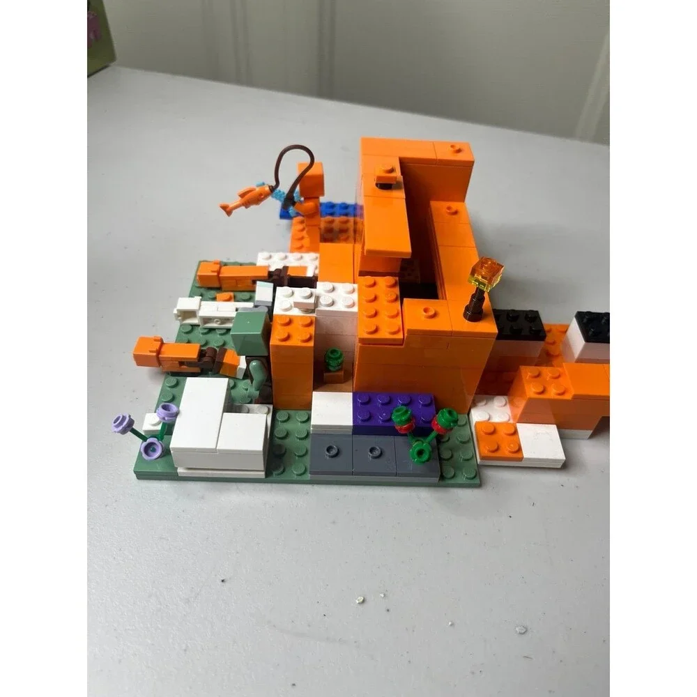 Lego  Minecraft  #21178 not complete