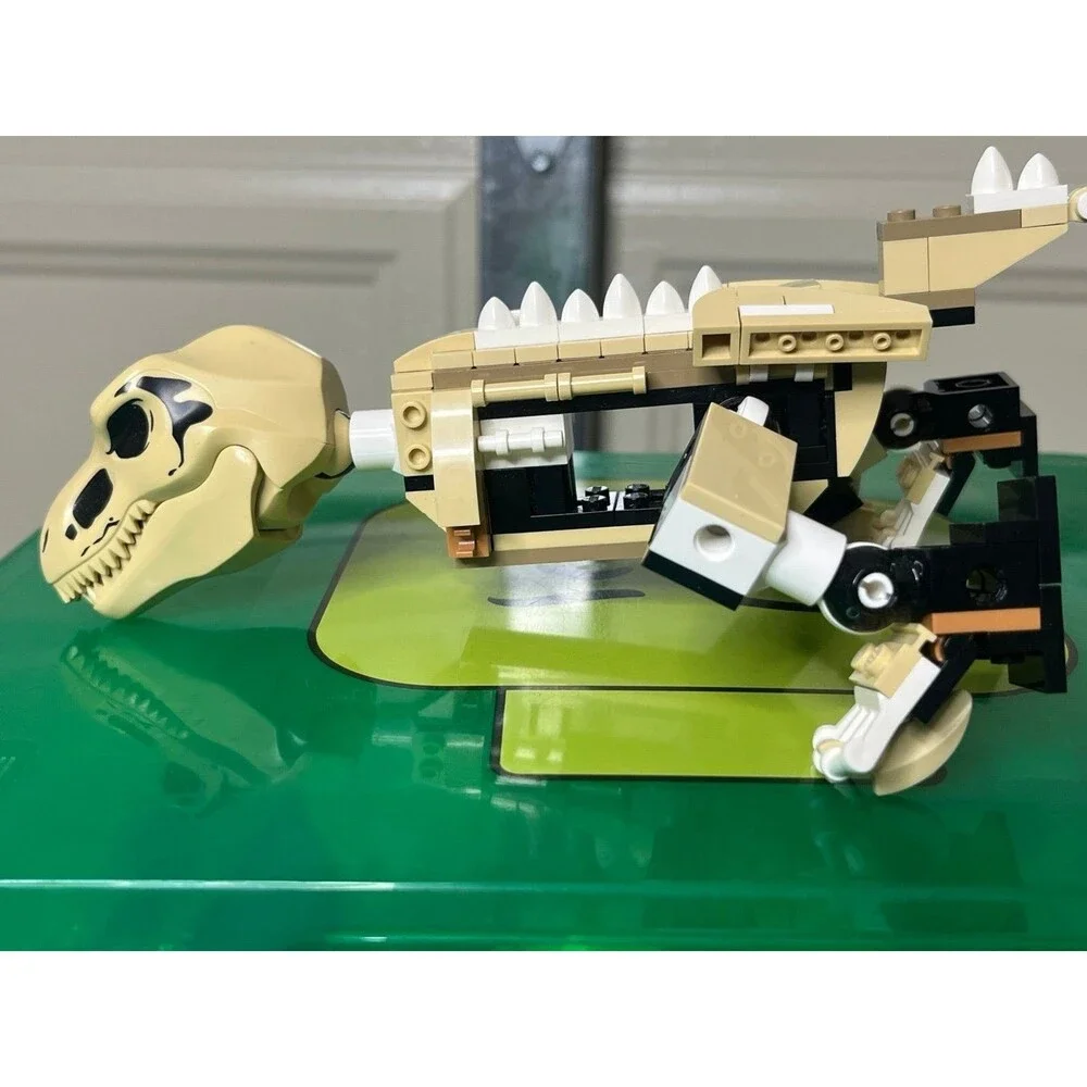 LEGO Jurassic World: T. rex Dinosaur Fossil Exhibition (76940)