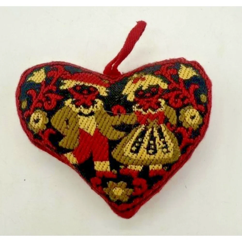 Heart Shaped Tapestry Ornament Austrian Fold Art Needlepoint Gold Stuffed‎
