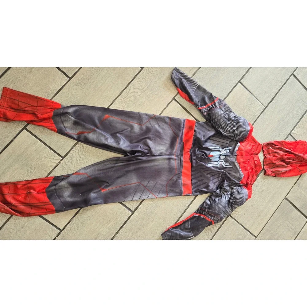 Disney Marvel Spider-Man Far From Home Kids Costume Red Black Size 7/8 Mask Set