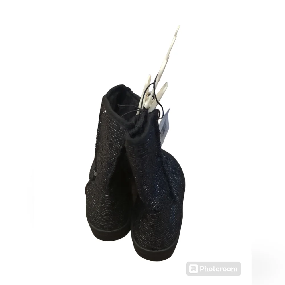 Gold Toe Black Sequin Boots Size 6 Youth New With Tags.